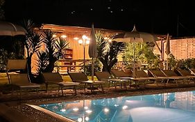 Casa Sorrento, Immerso Nel Verde A Pochi Passi Dal Centro