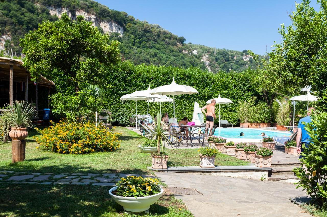 Casa Sorrento, Immerso Nel Verde A Pochi Passi Dal Centro Exterior photo